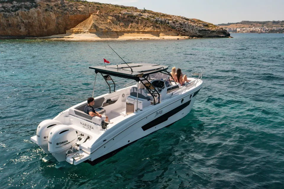 Saver 870 WA motorboat with guests on board off the Maltese coast